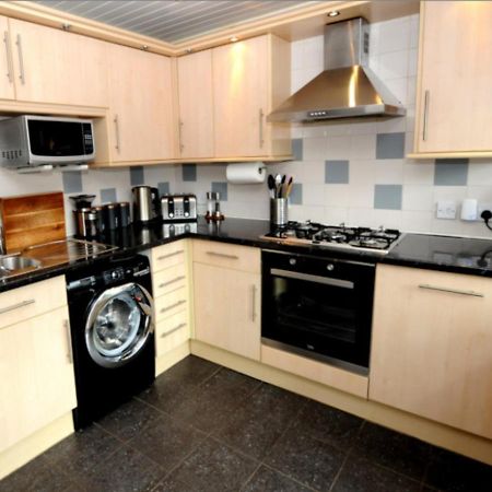 Cheerful One Bedroom Cottage With Parking Space. Glasgow Buitenkant foto