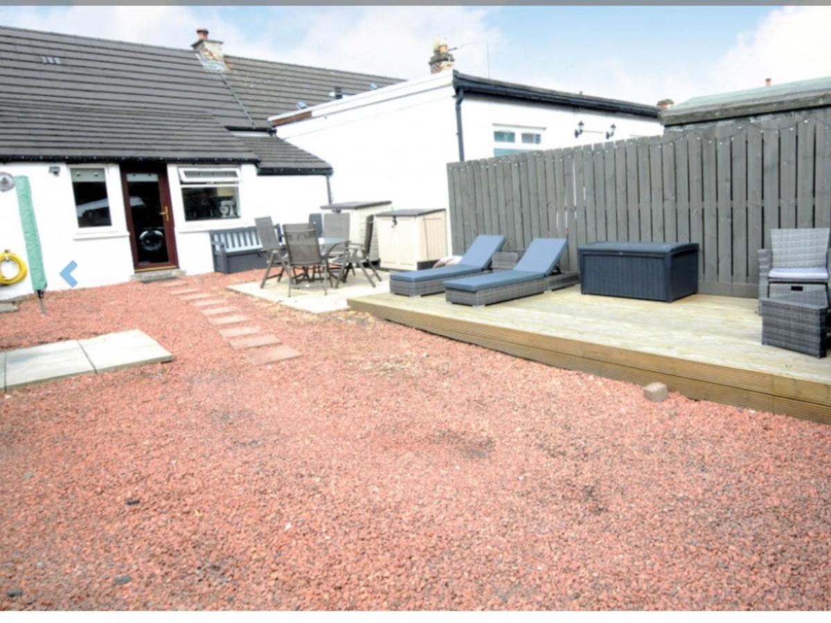 Cheerful One Bedroom Cottage With Parking Space. Glasgow Buitenkant foto